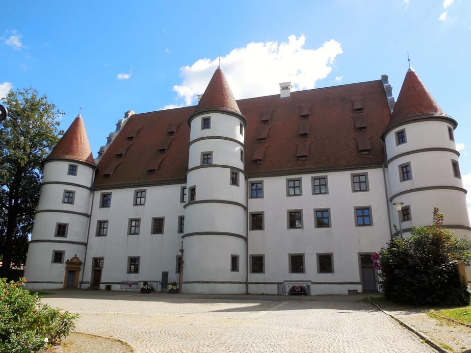 Nearby landmark, Other