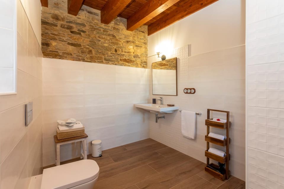 Toilet, Bathroom, Facility for disabled guests, towels