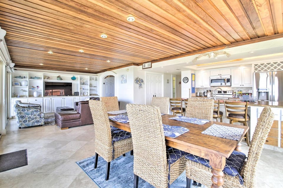 Modern Beachfront Condo w/ Pool & Beach Access! House in South Padre Island