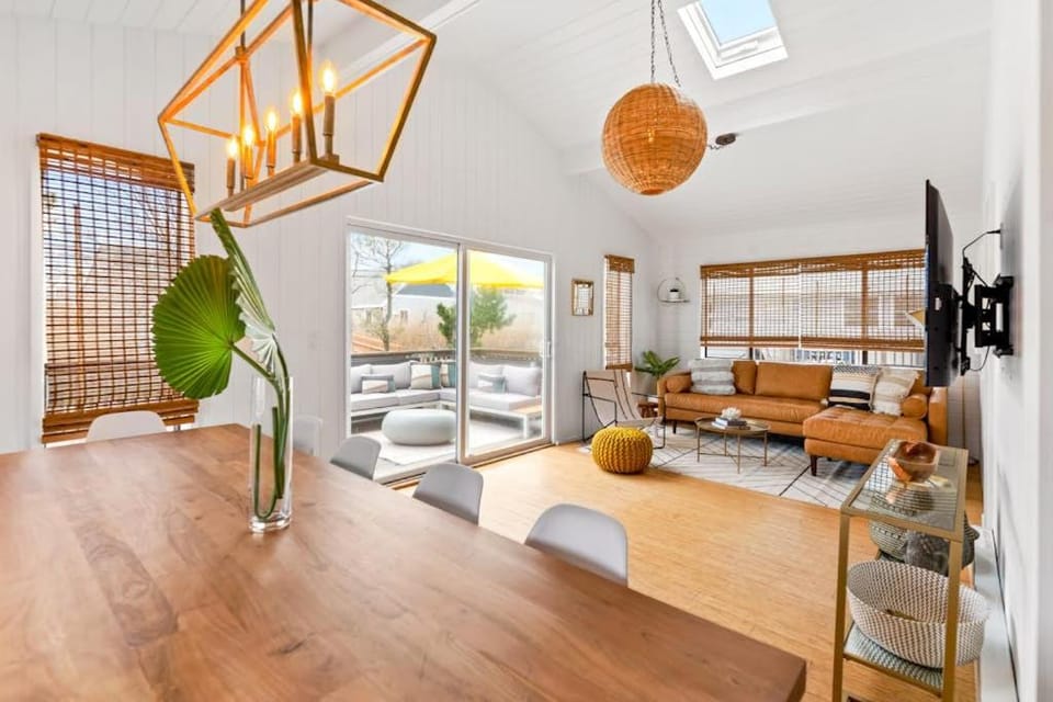 Cayuga Street Sunshine Retreat House in Fire Island