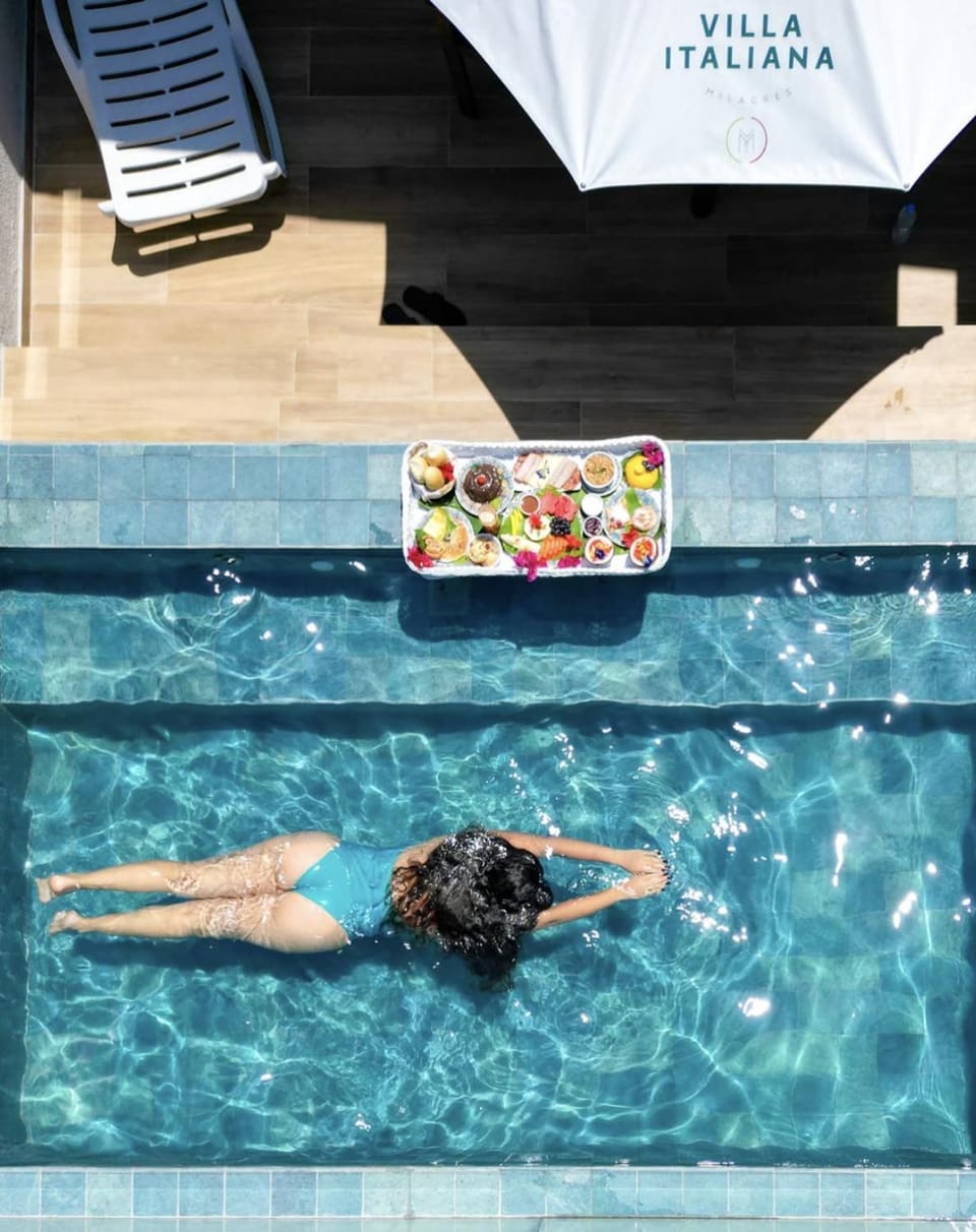 People, Pool view, Swimming pool, sunbed