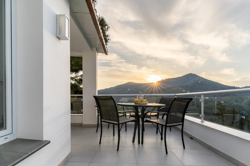 Natural landscape, View (from property/room), Balcony/Terrace, Balcony/Terrace, Mountain view
