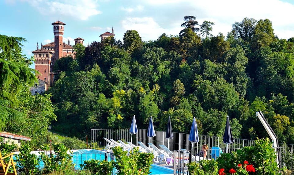 Nearby landmark, View (from property/room), Landmark view, Pool view