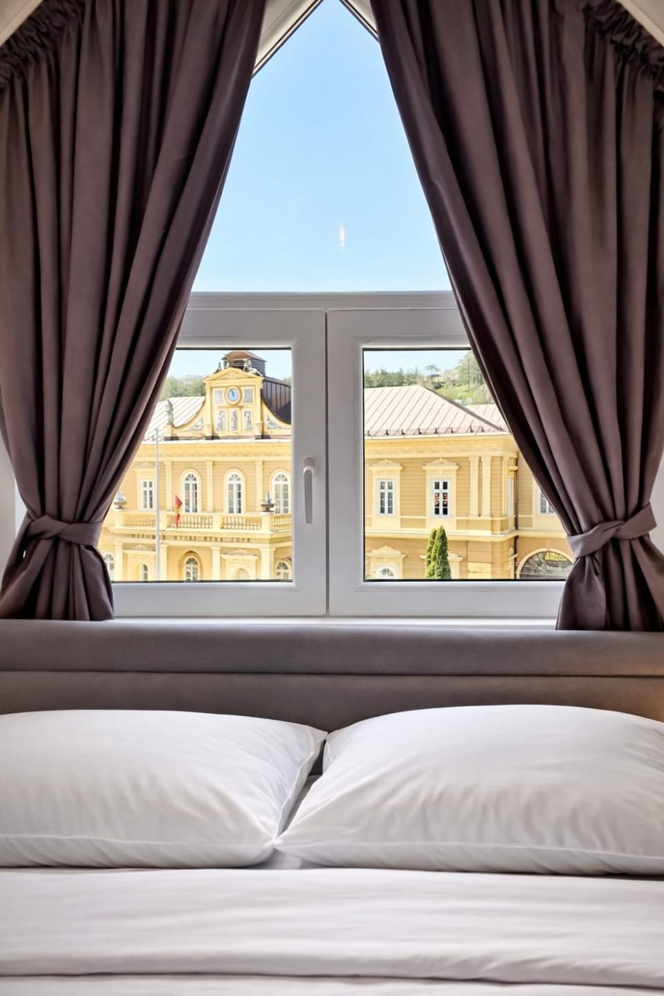 View (from property/room), Bedroom, City view