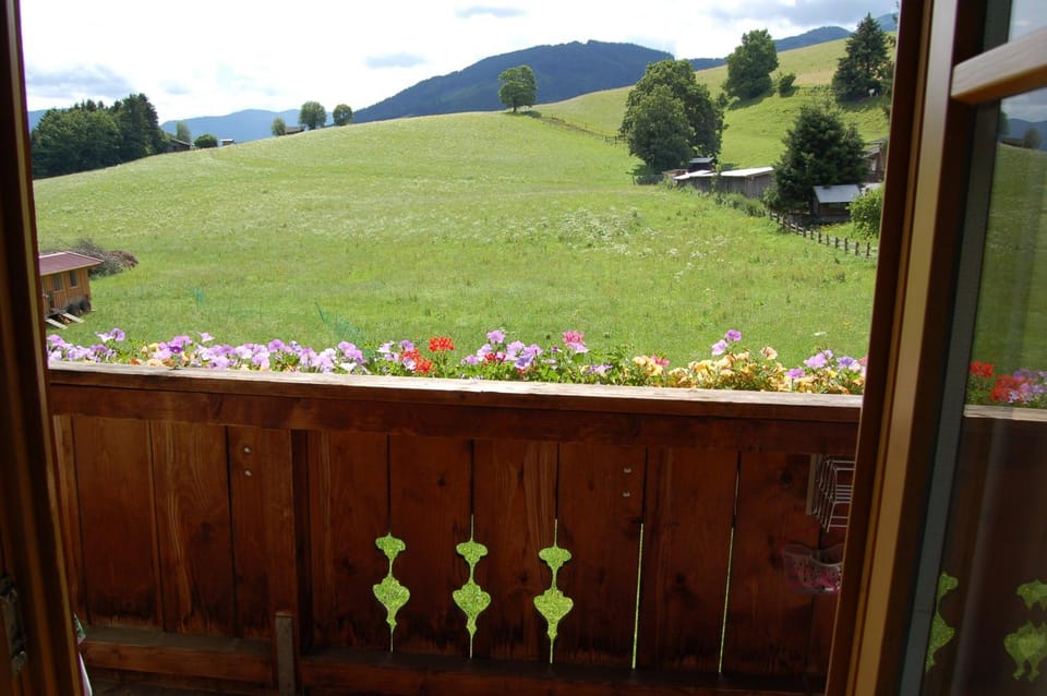 Balcony/Terrace, Garden view, Mountain view