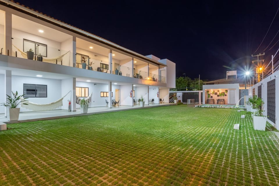 Property building, Balcony/Terrace, Parking