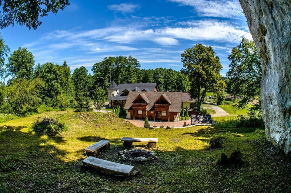 Pod Młyńską Skałą - apartamenty z prywatnym jacuzzi i kominkiem Farm Stay in Poland