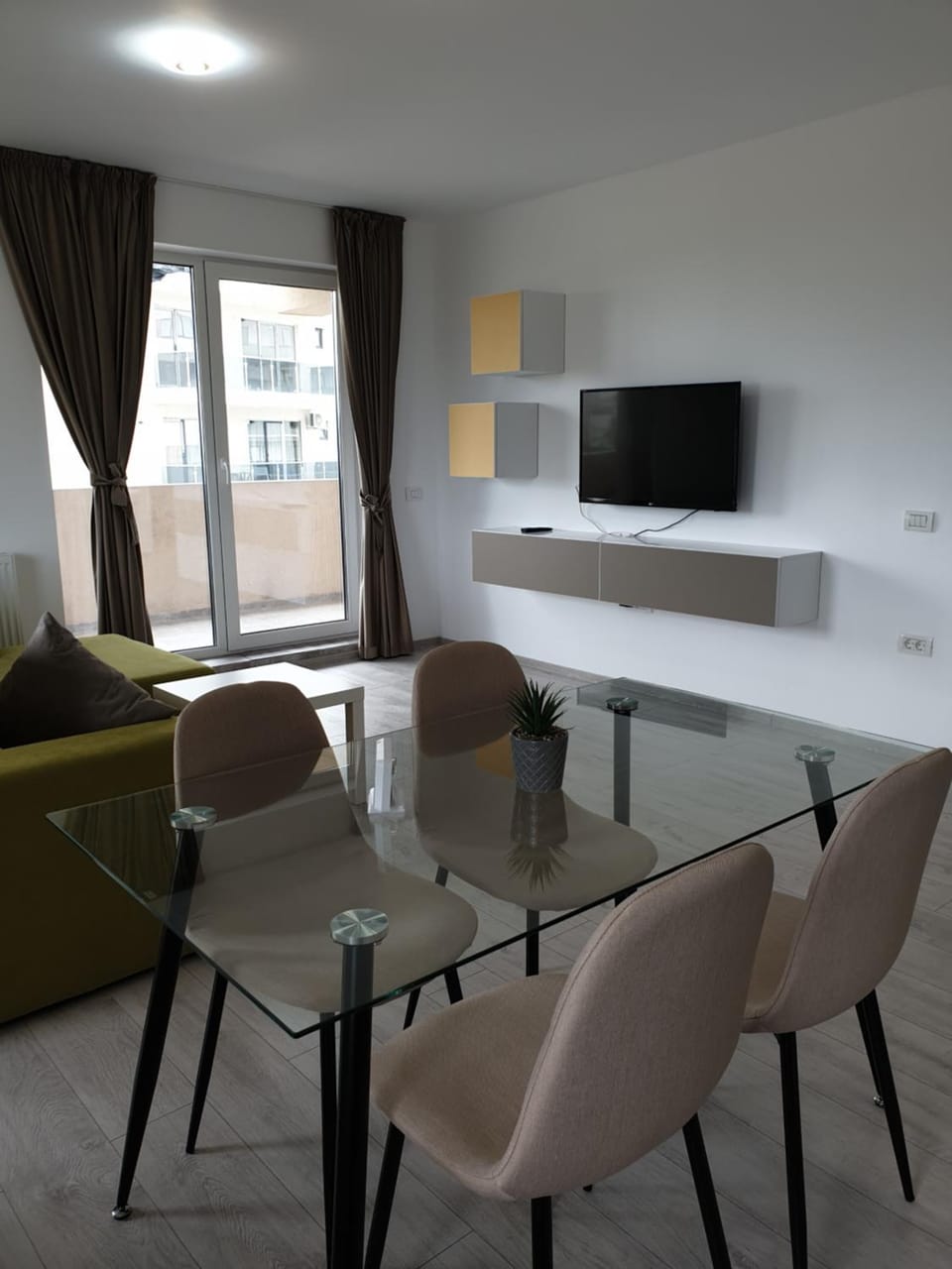 TV and multimedia, Living room, Dining area