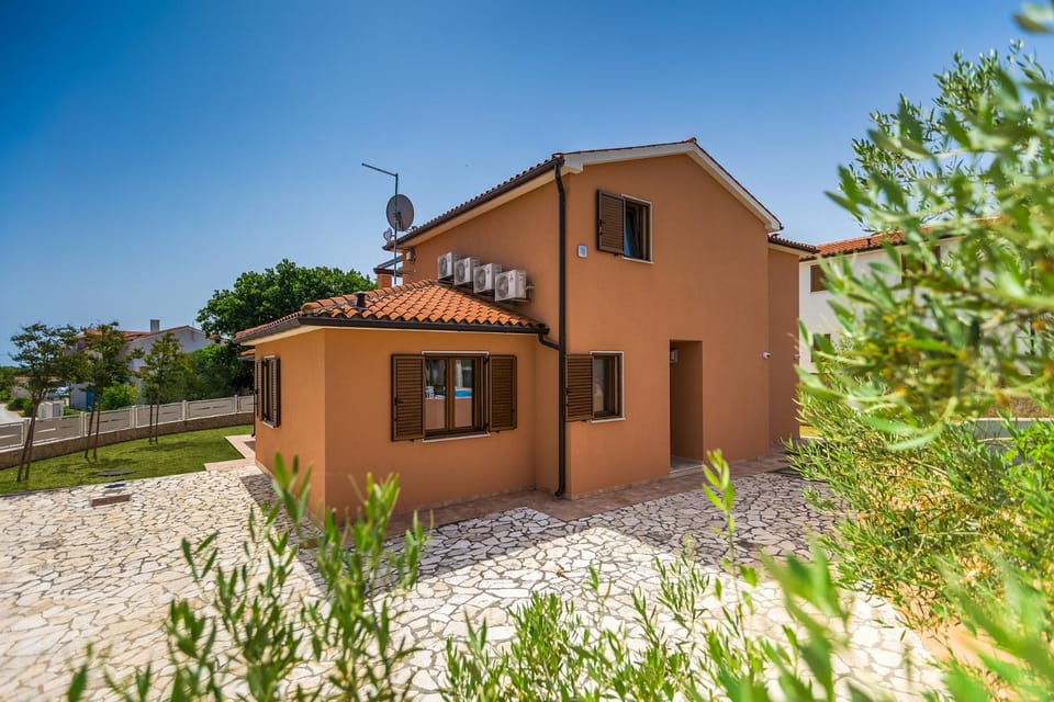 Villa Gloria, villa with heated pool Villa in Istria County