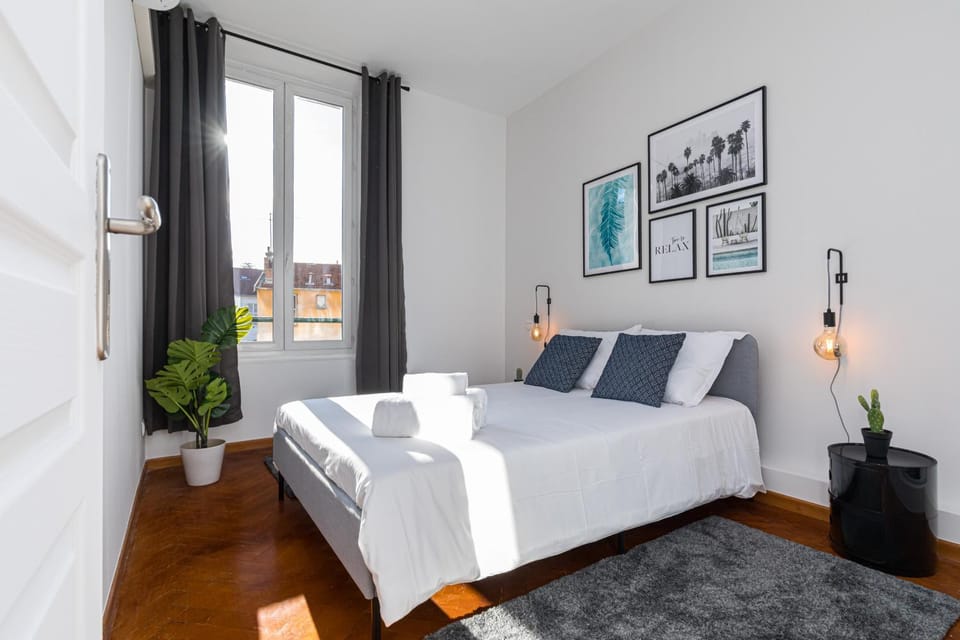 Bed, Bedroom