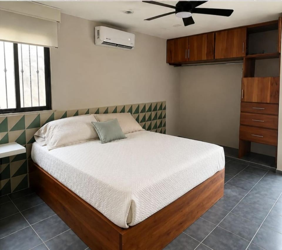 Photo of the whole room, Bedroom