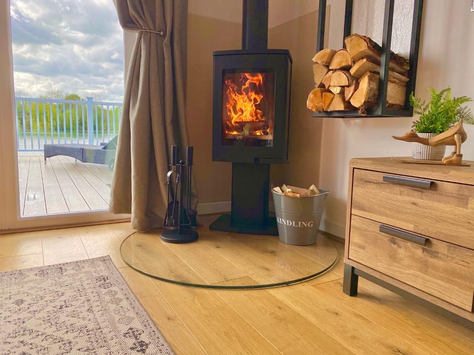 Living room, fireplace