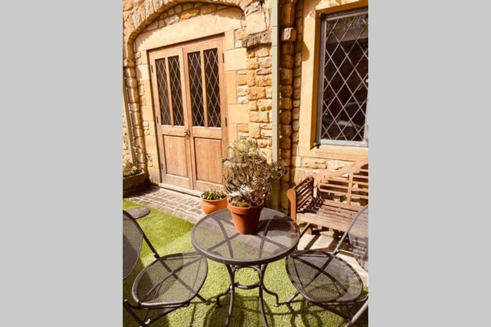 Over The Arches, Chipping Campden House in Chipping Campden