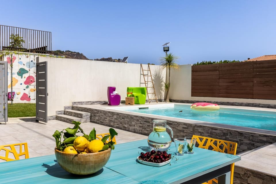 Patio, View (from property/room), Balcony/Terrace, Food and drinks, Pool view, Swimming pool, Swimming pool, sunbed