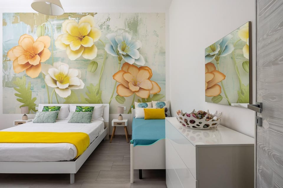 Bed, Living room, Photo of the whole room, Bedroom