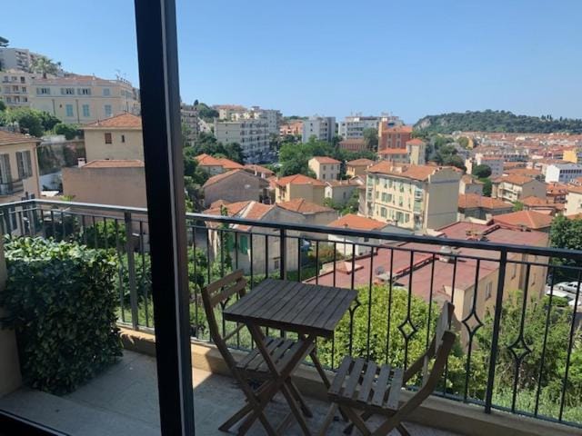 Balcony/Terrace, City view