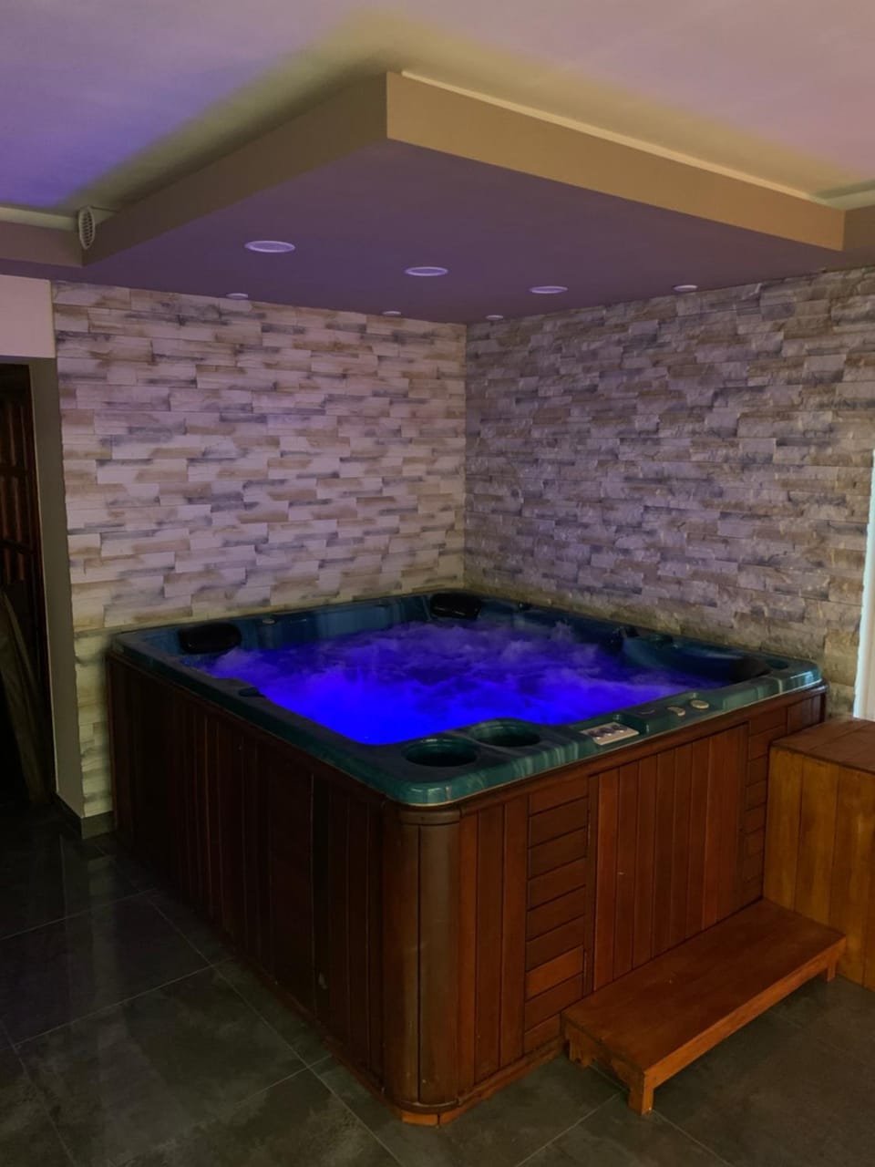 Hot Tub, Hot Tub