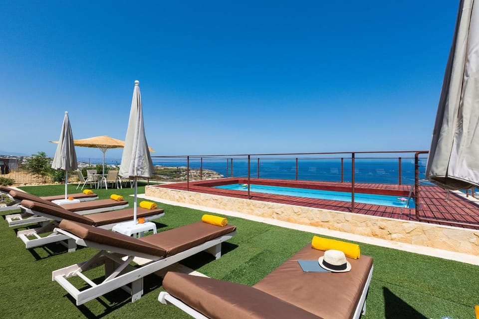 Garden, View (from property/room), Balcony/Terrace, Pool view, Sea view, Swimming pool, sunbed