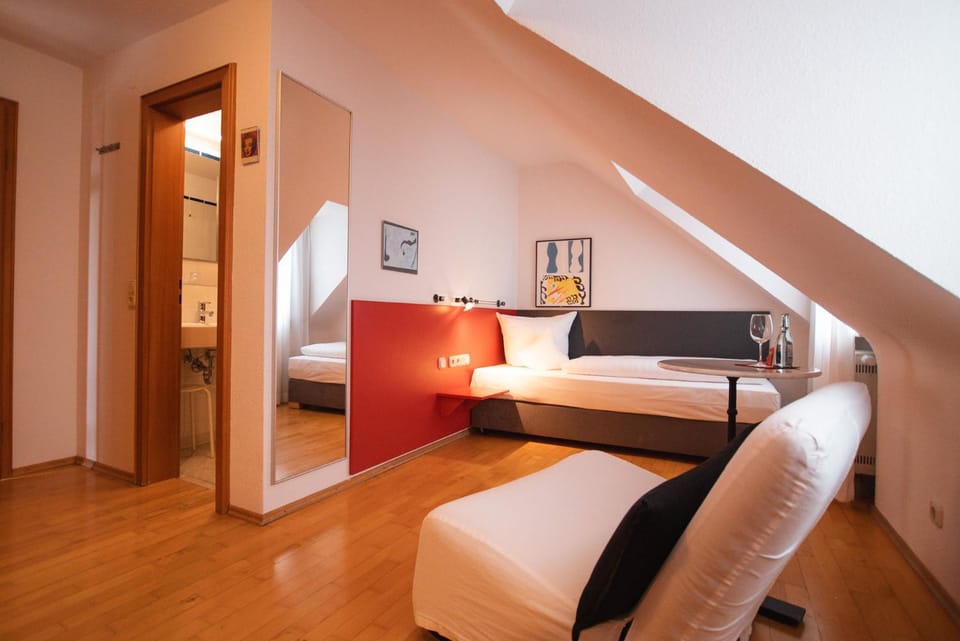 Bed, Photo of the whole room