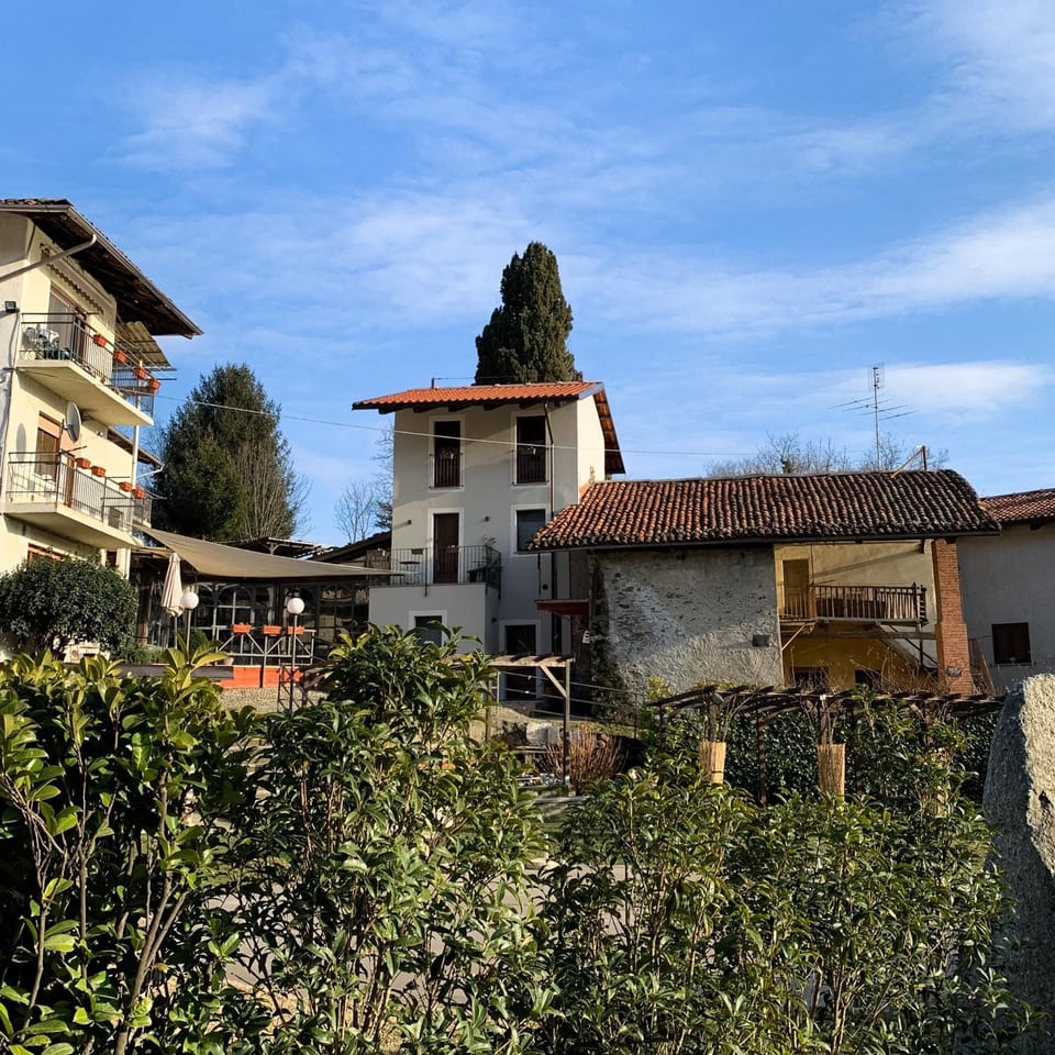 Property building, Nearby landmark, Neighbourhood