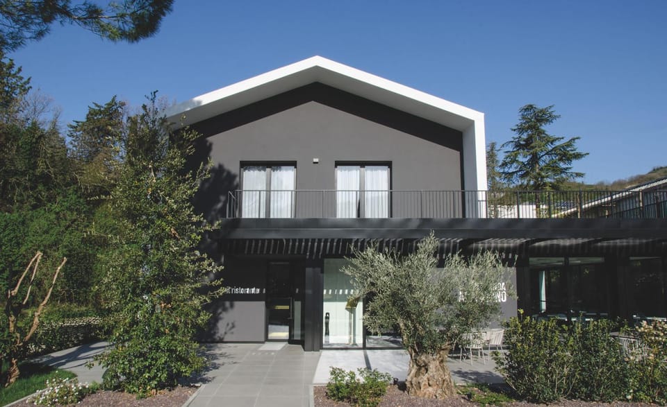 Property building, Restaurant/places to eat, Facade/entrance