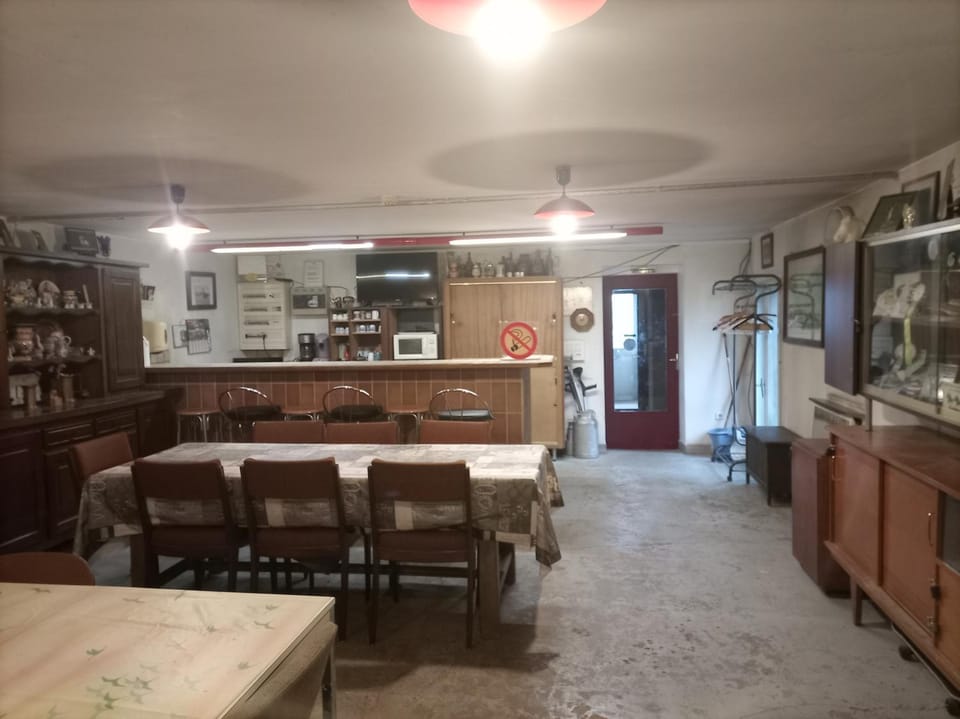 Communal lounge/ TV room