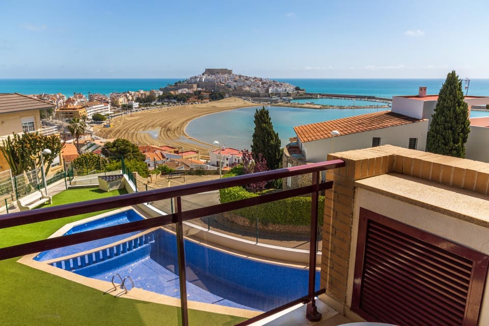 Balcony/Terrace, Pool view, Sea view