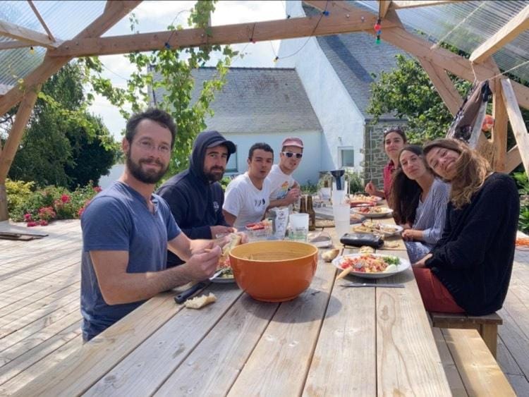 La PlooZ - Chambres, Dortoirs & Océan Bed and Breakfast in Finistere