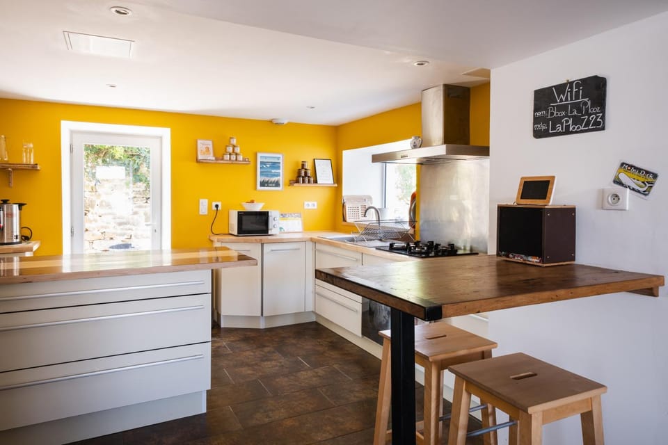 La PlooZ - Chambres, Dortoirs & Océan Bed and Breakfast in Finistere