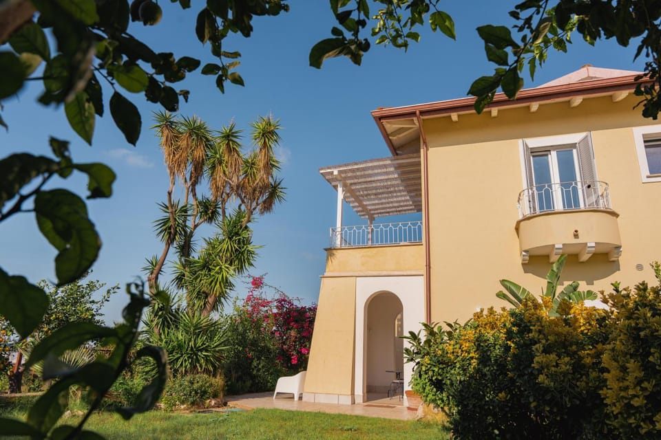 Property building, Garden