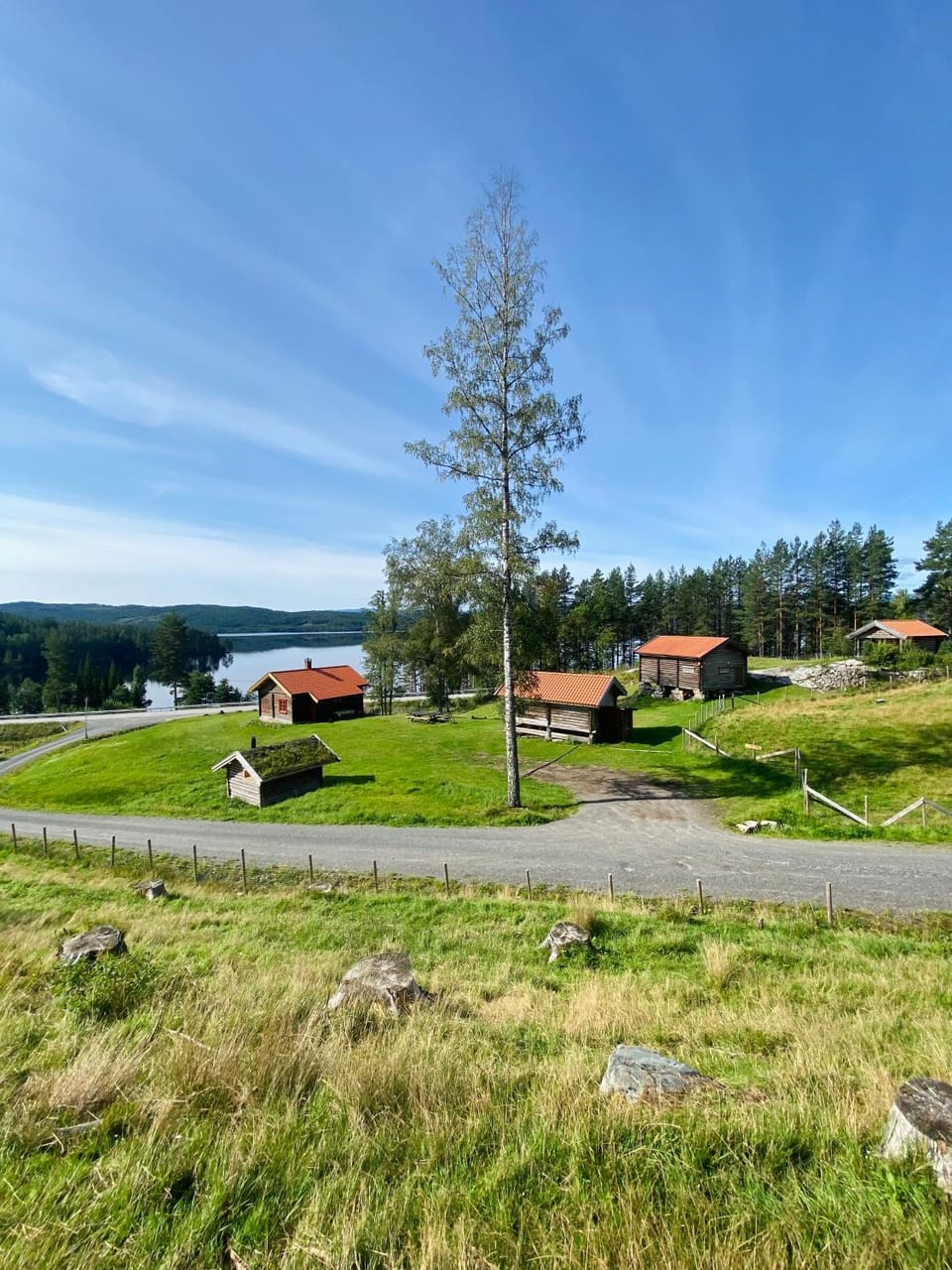 Property building, Day, Neighbourhood, Natural landscape, Lake view