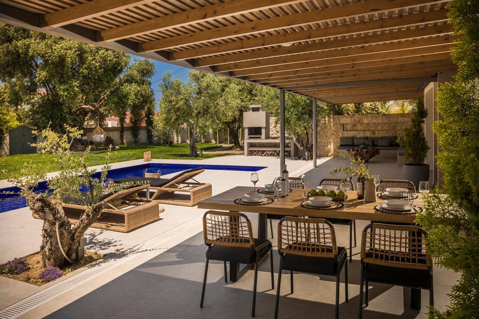 Patio, Pool view, Swimming pool