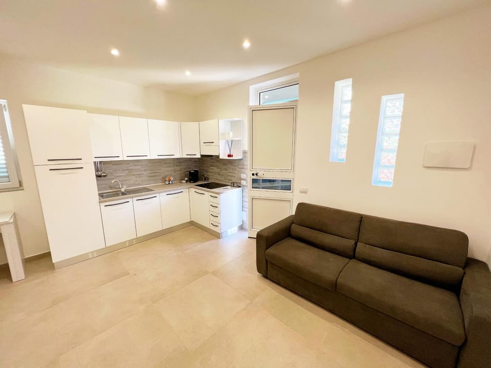 Kitchen or kitchenette, stove, kitchen, kitchen