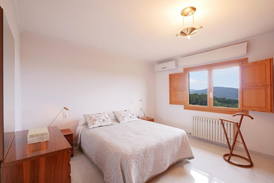 Property building, Living room, Bedroom