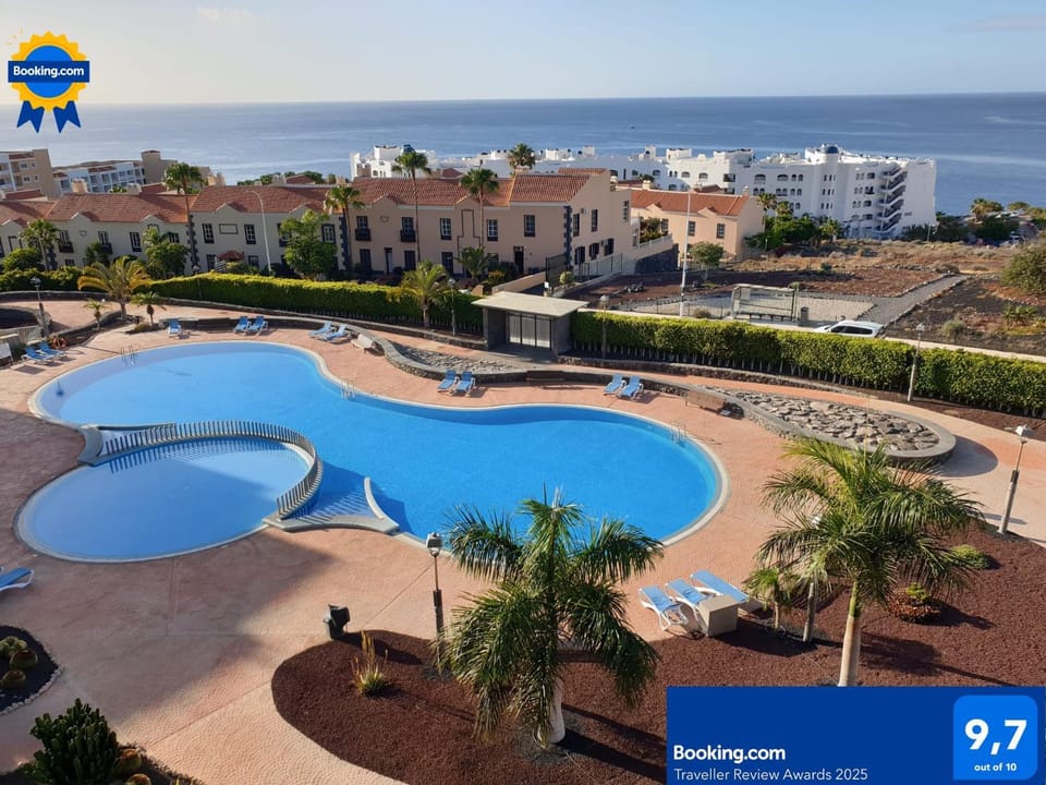 Pool view, Sea view, Swimming pool