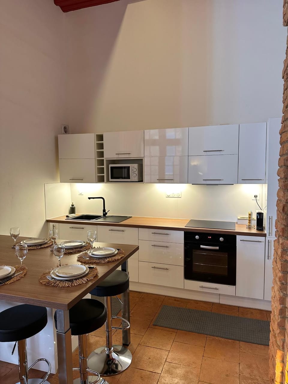 Kitchen or kitchenette, Dining area, minibar, oven, stove, toaster