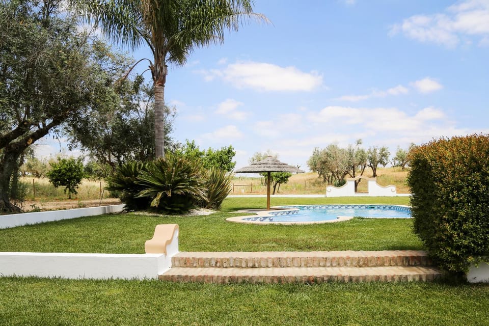 Off site, Garden, Swimming pool