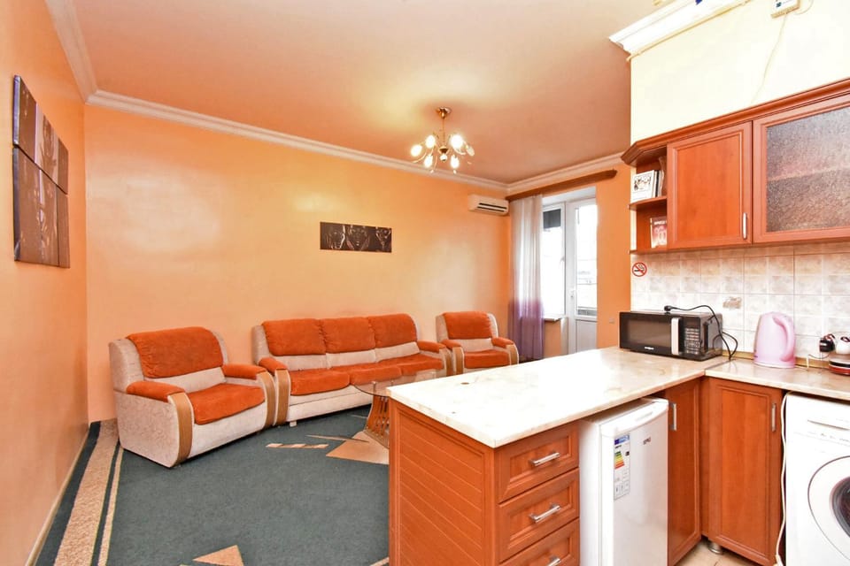 Seating area, kitchen