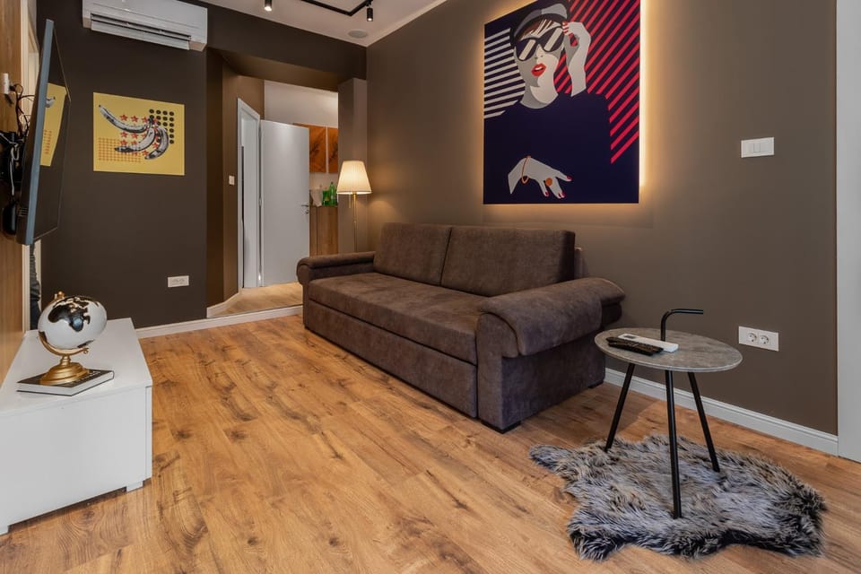 Living room, Seating area, air conditioner