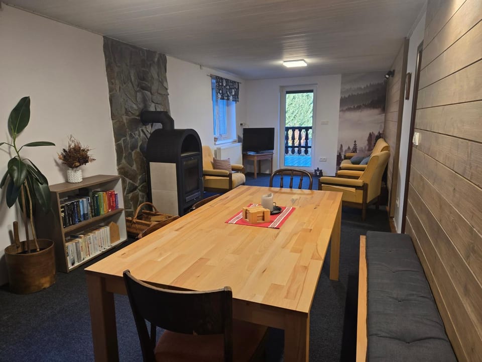 Living room, Seating area, Dining area