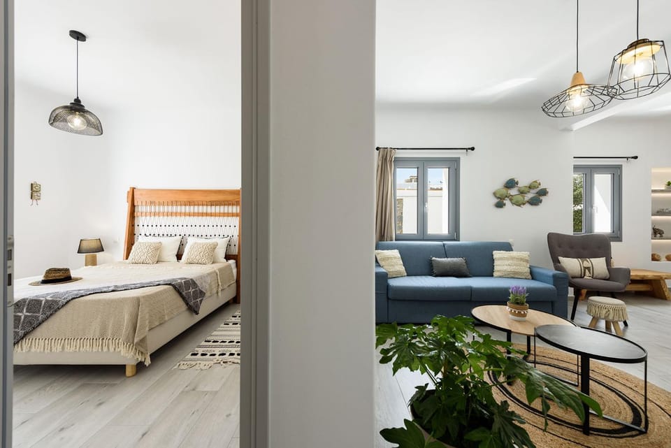 Mediterranean Harmony Apartment in Naousa