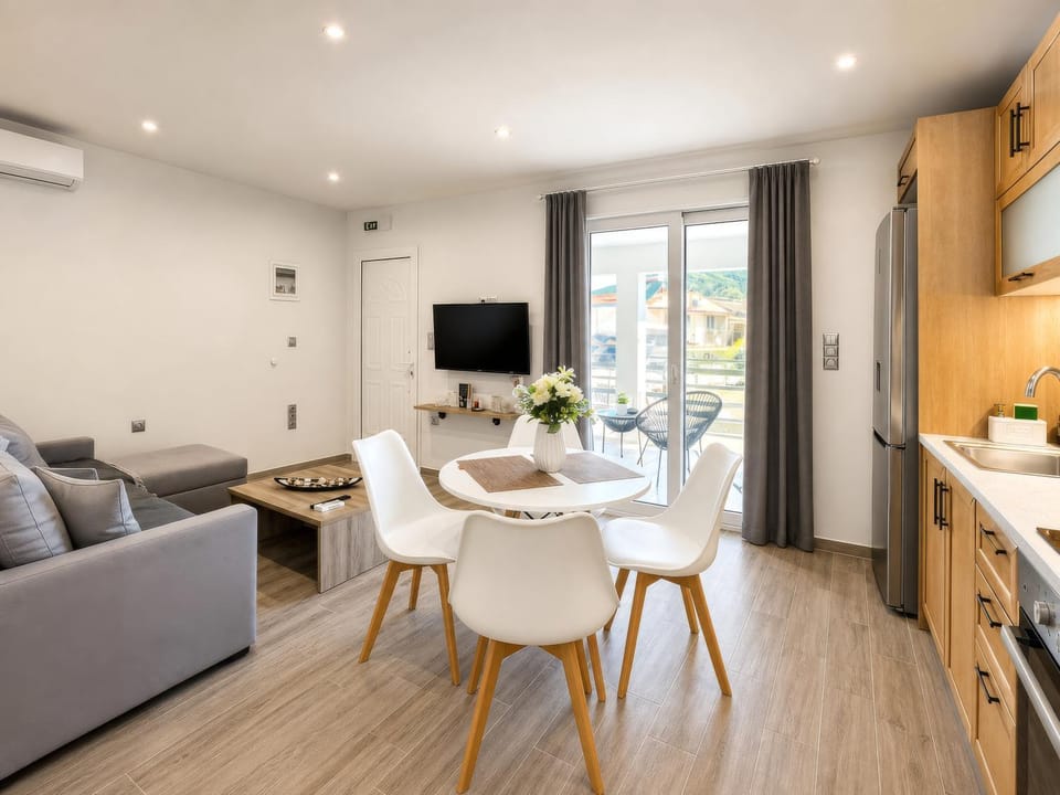 TV and multimedia, Kitchen or kitchenette, Seating area, Dining area, oven, air conditioner