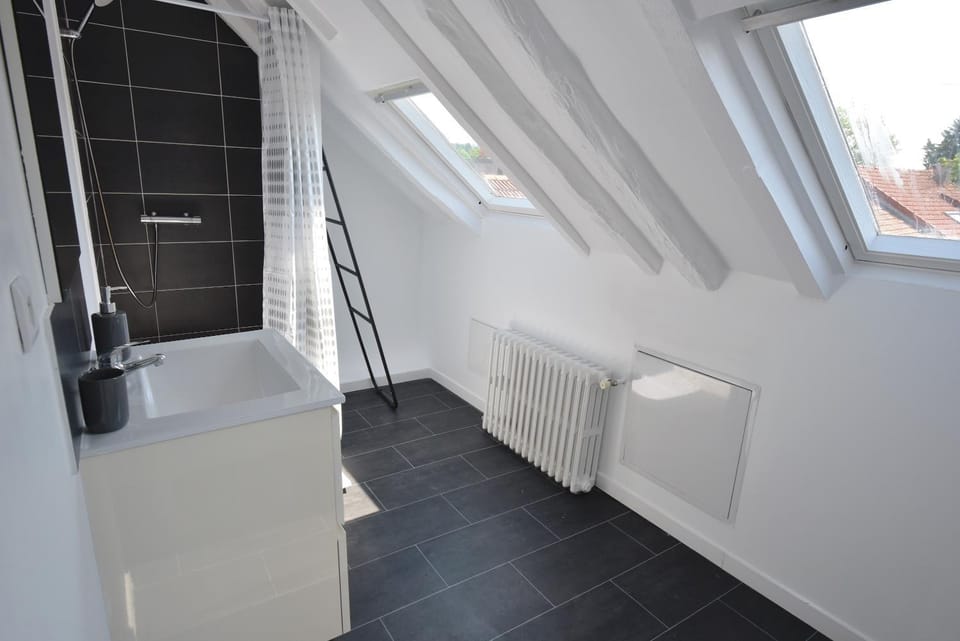 Shower, Bathroom, towels