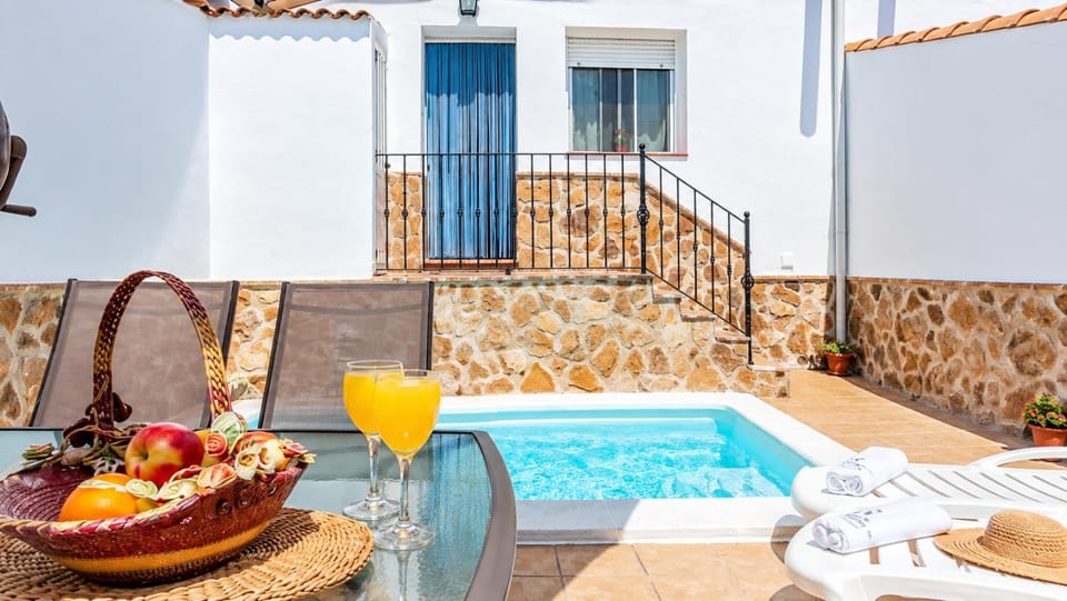Patio, Day, View (from property/room), Balcony/Terrace, Food, Pool view, Swimming pool, Breakfast, Continental breakfast, Drinks, sunbed