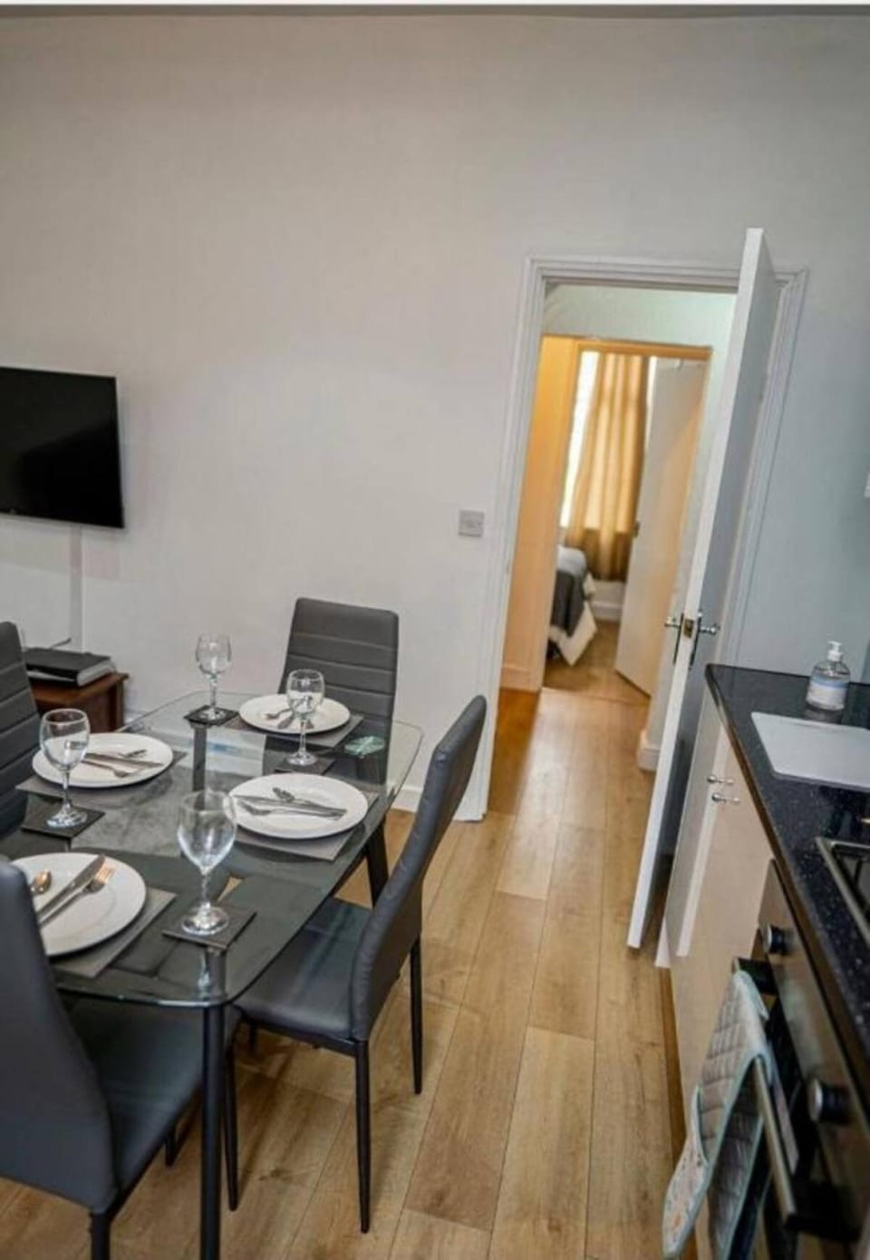 Living room, Dining area