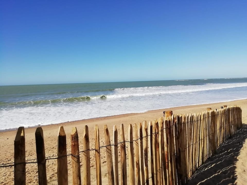 Maison tout confort proche plage avec véranda et parking privatif - FR-1-231-240 House in Pays de la Loire