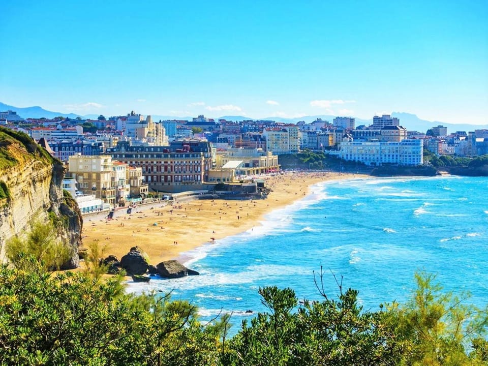 Superbe T2 rénové avec balcon et parking, à 150m de la Grande Plage de Biarritz - FR-1-3-517 Apartment in Biarritz