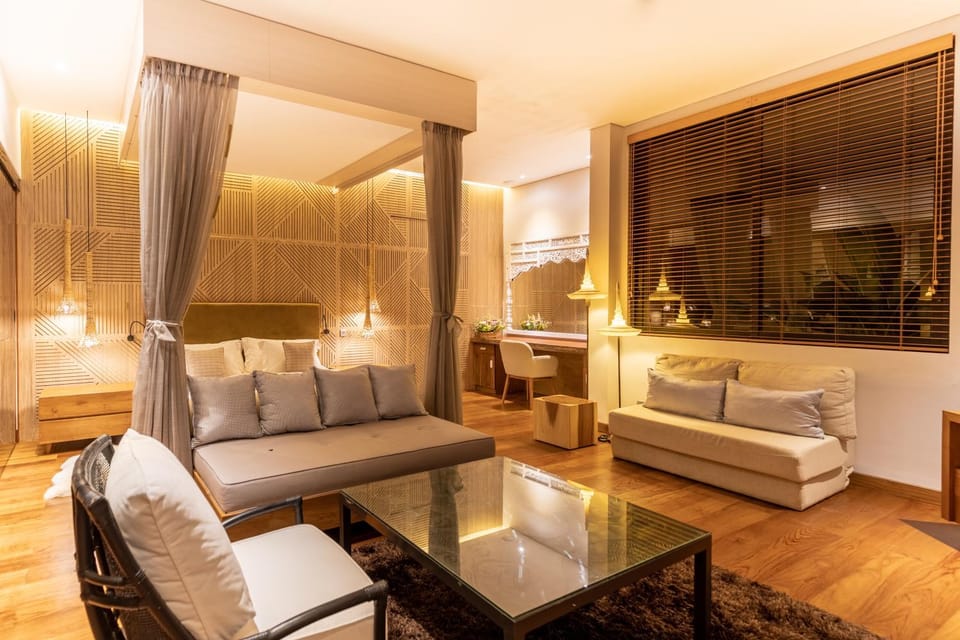 Seating area, Bedroom