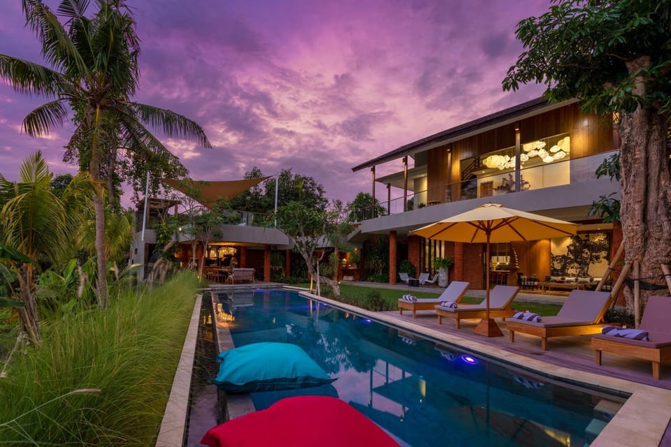 Property building, Natural landscape, Garden, Garden view, Pool view, Swimming pool, sunbed