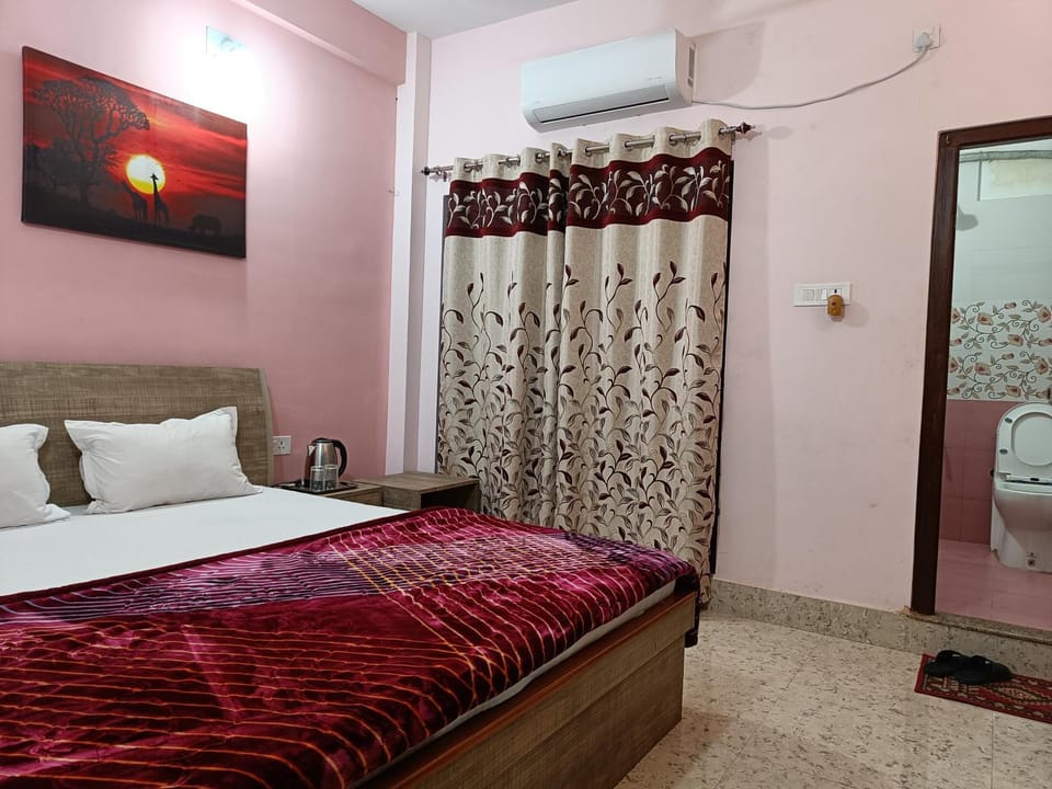 Hotel Vrindavan Palace Hotel in West Bengal